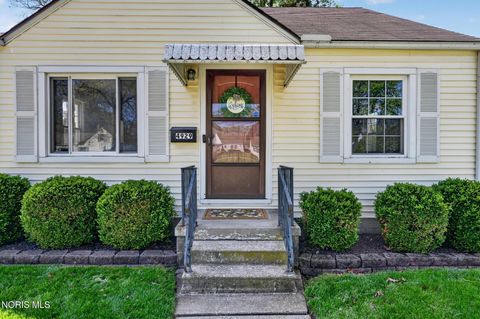 Tiny photo for 4929 Luann Avenue, Toledo, OH 43623 (MLS # 10007170)