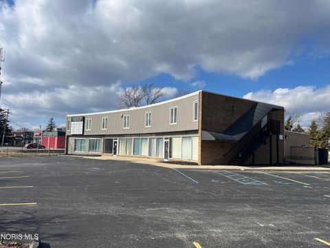 Photo of 1642 Ralston Circle, Toledo, OH 43615 (MLS # 10004826)