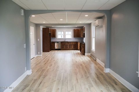 Tiny photo for 727 E 2nd Street, Ottawa, OH 45875 (MLS # 10008308)