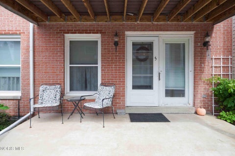Condo For Sale - 1932 Queenswood Drive<br/> Findlay, OH 45840