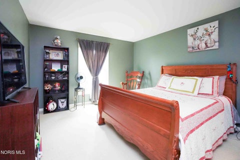 Tiny photo for 1932 Queenswood Drive, Findlay, OH 45840 (MLS # 10008751)