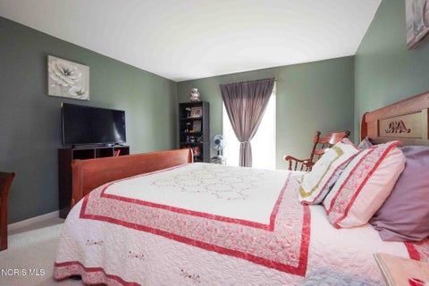 Tiny photo for 1932 Queenswood Drive, Findlay, OH 45840 (MLS # 10008751)