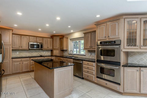 Tiny photo for 6958 Cedar Creek Lane, Toledo, OH 43617 (MLS # 10013738)