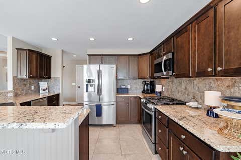 Tiny photo for 25113 Rocky Harbour Drive, Perrysburg, OH 43551 (MLS # 10011626)