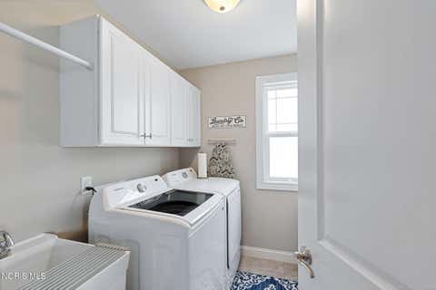 Tiny photo for 25113 Rocky Harbour Drive, Perrysburg, OH 43551 (MLS # 10011626)