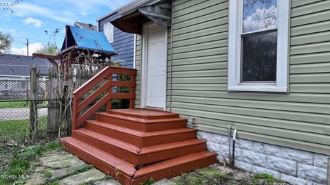 Tiny photo for 518 Myers Street, Toledo, OH 43609 (MLS # 10006482)