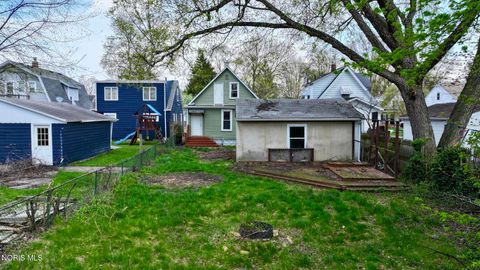Tiny photo for 518 Myers Street, Toledo, OH 43609 (MLS # 10006482)