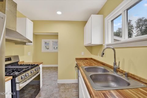Tiny photo for 222 Longdale Avenue, Toledo, OH 43605 (MLS # 10007111)