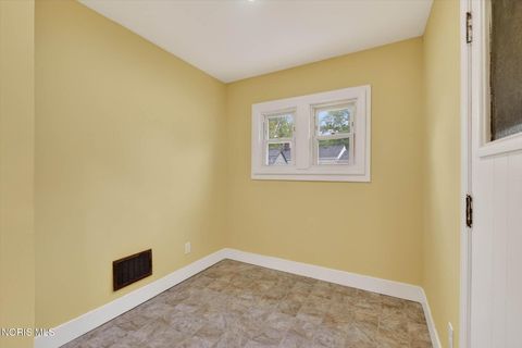 Tiny photo for 222 Longdale Avenue, Toledo, OH 43605 (MLS # 10007111)