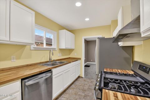 Tiny photo for 222 Longdale Avenue, Toledo, OH 43605 (MLS # 10007111)