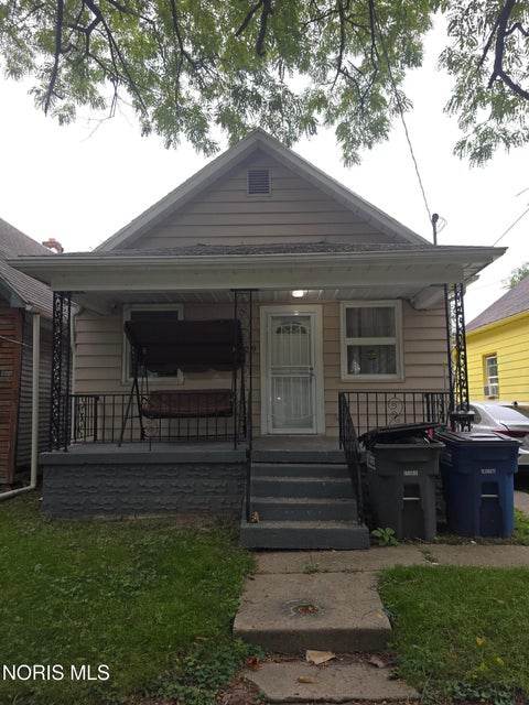 Photo of 2129 Woodford Street, Toledo, OH 43605 (MLS # 10014467)