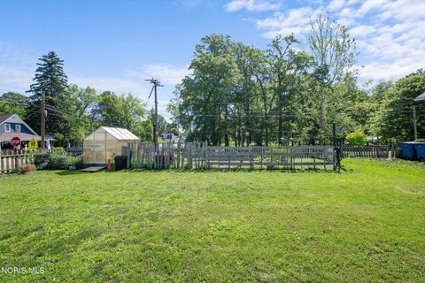 Tiny photo for 99 Elton Parkway, Swanton, OH 43558 (MLS # 10008727)