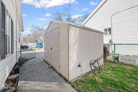 Tiny photo for 418 W Vine Street, Lima, OH 45804 (MLS # 10005319)