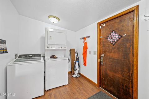 Tiny photo for 418 W Vine Street, Lima, OH 45804 (MLS # 10005319)