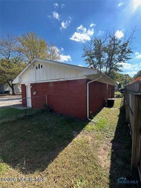 Tiny photo for 2604 Arletta Street, Toledo, OH 43613 (MLS # 10002850)