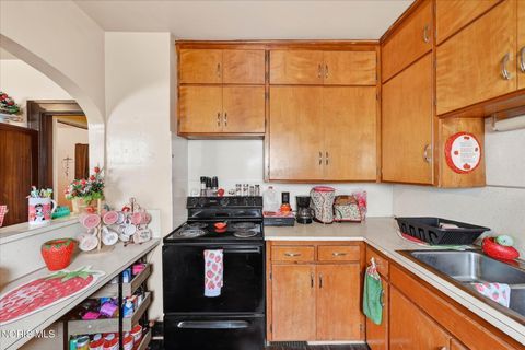 Tiny photo for 520 Waggoner Boulevard, Toledo, OH 43612 (MLS # 10005200)