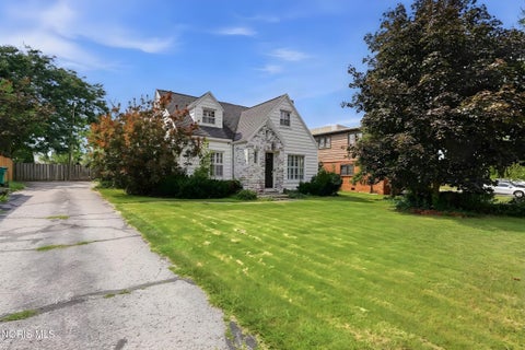 Tiny photo for 2004 S Main Street, Findlay, OH 45840 (MLS # 10011712)