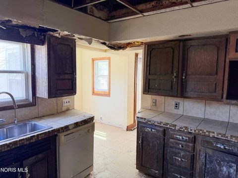 Tiny photo for 4110 Lyman Avenue, Toledo, OH 43612 (MLS # 10007152)