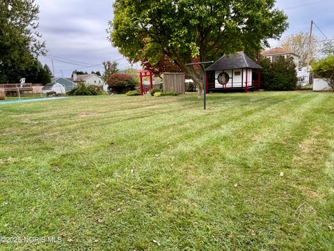 Tiny photo for 1826 Bieber Drive, Northwood, OH 43619 (MLS # 10000239)