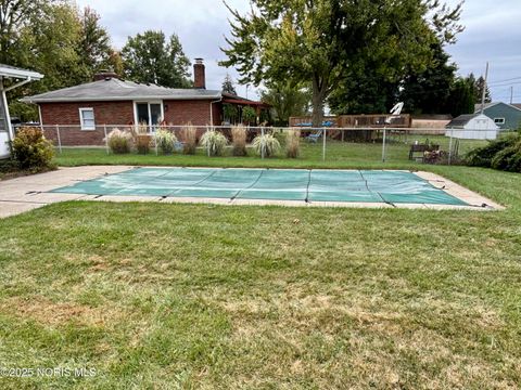 Tiny photo for 1826 Bieber Drive, Northwood, OH 43619 (MLS # 10000239)