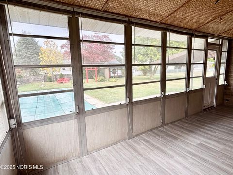 Tiny photo for 1826 Bieber Drive, Northwood, OH 43619 (MLS # 10000239)