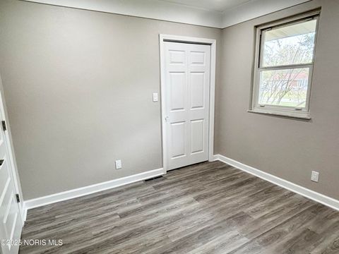 Tiny photo for 1826 Bieber Drive, Northwood, OH 43619 (MLS # 10000239)