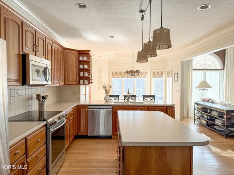 Tiny photo for 26250 W River Road, Perrysburg, OH 43551 (MLS # 10007086)