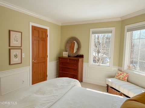 Tiny photo for 26250 W River Road, Perrysburg, OH 43551 (MLS # 10007086)