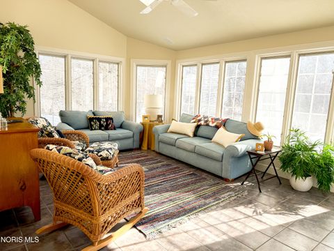 Tiny photo for 26250 W River Road, Perrysburg, OH 43551 (MLS # 10007086)
