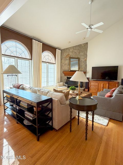 Tiny photo for 26250 W River Road, Perrysburg, OH 43551 (MLS # 10007086)