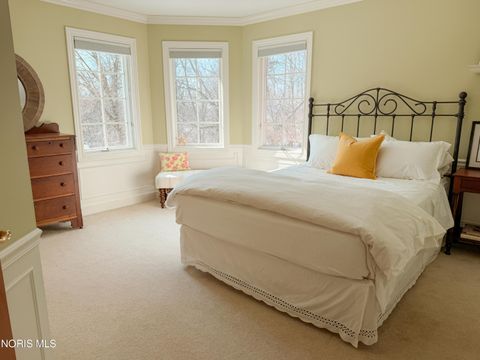 Tiny photo for 26250 W River Road, Perrysburg, OH 43551 (MLS # 10007086)