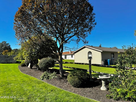 Tiny photo for 910 Cardinal Drive, Bryan, OH 43506 (MLS # 10014318)