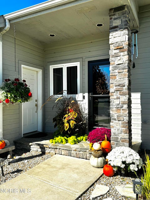 Tiny photo for 910 Cardinal Drive, Bryan, OH 43506 (MLS # 10014318)