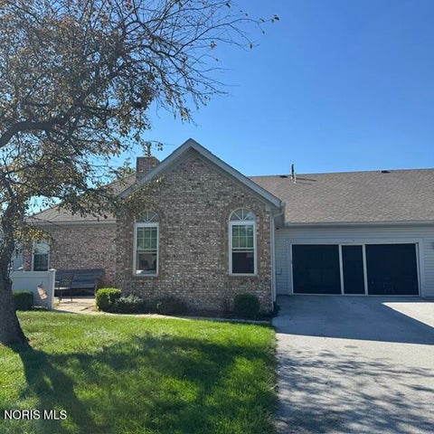 Photo of 74 Stonegate Circle, Bowling Green, OH 43402 (MLS # 10014131)