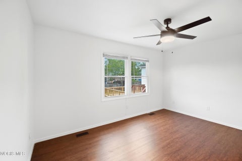 Tiny photo for 2443 Bedford Lane, Northwood, OH 43619 (MLS # 10013954)