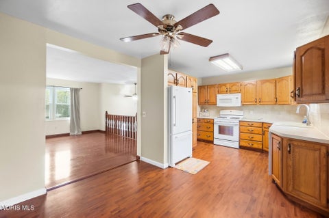 Tiny photo for 2443 Bedford Lane, Northwood, OH 43619 (MLS # 10013954)