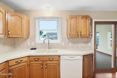 Tiny photo for 2443 Bedford Lane, Northwood, OH 43619 (MLS # 10013954)