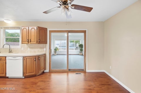 Tiny photo for 2443 Bedford Lane, Northwood, OH 43619 (MLS # 10013954)
