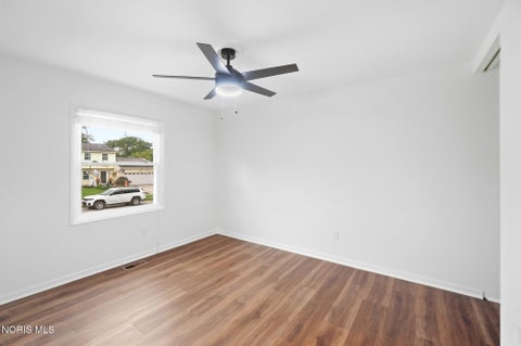 Tiny photo for 2443 Bedford Lane, Northwood, OH 43619 (MLS # 10013954)
