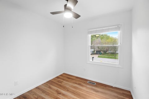 Tiny photo for 2443 Bedford Lane, Northwood, OH 43619 (MLS # 10013954)