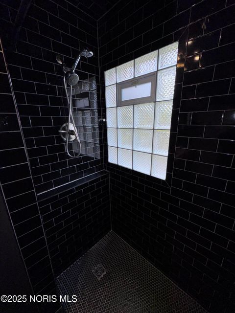 Tiny photo for 3737 Lockwood Avenue, Toledo, OH 43612 (MLS # 10000078)