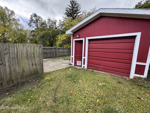 Tiny photo for 3737 Lockwood Avenue, Toledo, OH 43612 (MLS # 10000078)