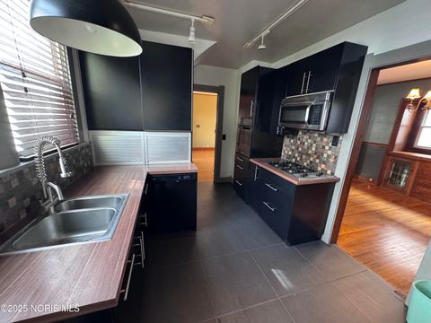 Tiny photo for 3737 Lockwood Avenue, Toledo, OH 43612 (MLS # 10000078)