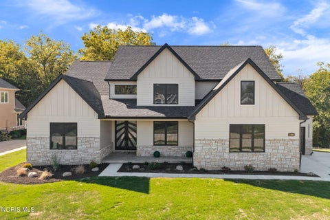 Photo of 1266 Brookwoode Road, Perrysburg, OH 43551 (MLS # 10010288)