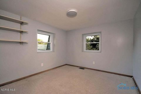 Tiny photo for 4943 Flanders Road, Toledo, OH 43623 (MLS # 10004599)