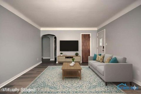 Tiny photo for 4943 Flanders Road, Toledo, OH 43623 (MLS # 10004599)