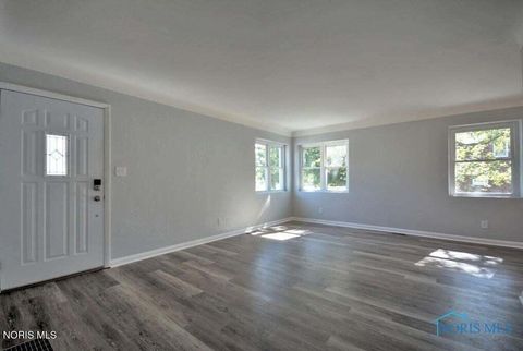 Tiny photo for 4943 Flanders Road, Toledo, OH 43623 (MLS # 10004599)