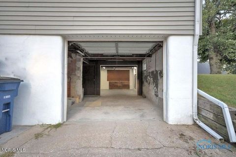 Tiny photo for 4943 Flanders Road, Toledo, OH 43623 (MLS # 10004599)