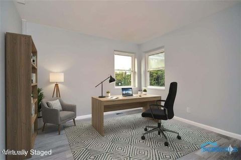 Tiny photo for 4943 Flanders Road, Toledo, OH 43623 (MLS # 10004599)