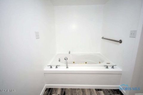 Tiny photo for 4943 Flanders Road, Toledo, OH 43623 (MLS # 10004599)